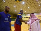 الامير فيصل بن تركي يزور تدريبات السلة .. ويشيد بالجهود التي يقدمها بن عصاي